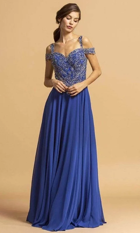 prom dresses for curve-hugging figuresTrevi Collection - L2154 Sweetheart Lace Applique Prom Dress