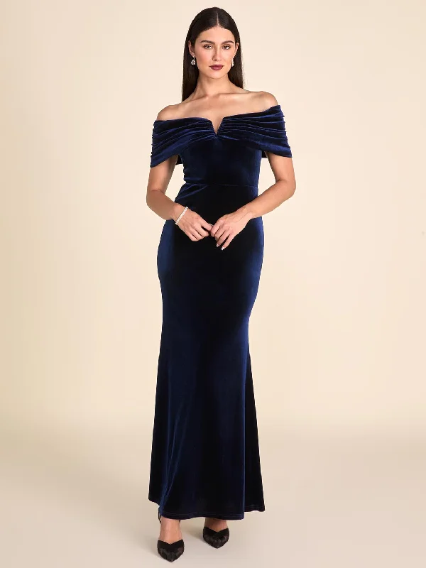 Formal Dress for Fashion WeeksOff-The-Shoulder Velvet Gown